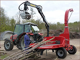 Kardán meghajtású erdészeti aprítógép, traktoros faaprító
